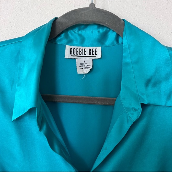 Vintage 100% Silk button up blouse - Picture 6 of 6